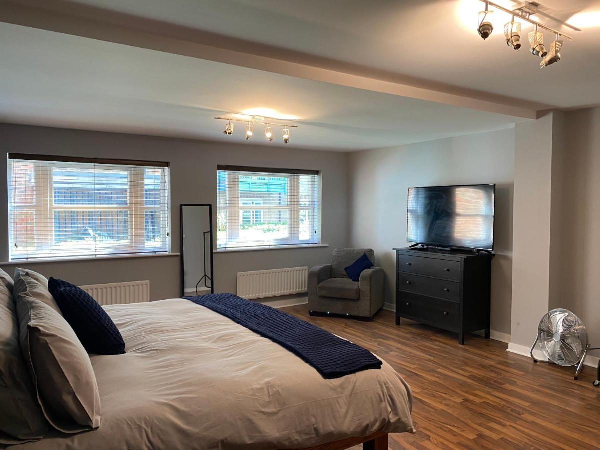 Riverside Townhouse, Only 20 Minutes From Brighton And Worthing Шорхем-бай-Сий Екстериор снимка